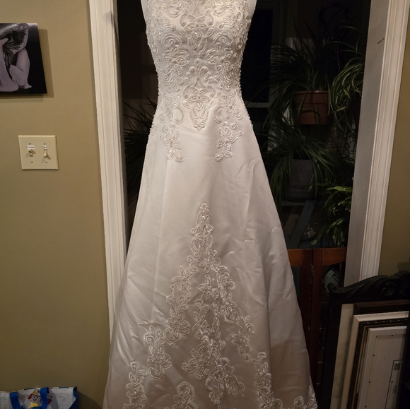 Michelangelo wedding dress size 6 - Picture 5 of 13